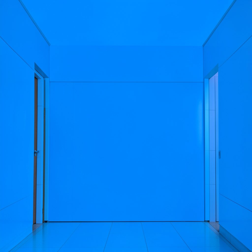 Capture d'écran d'un tableau Excel avec des cellules colorées en bleu et vert, illustrant des astuces de productivité.