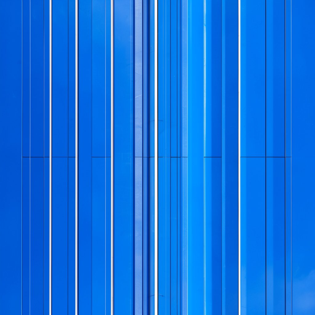 Document Microsoft Word affiché à l'écran avec du texte en noir sur fond blanc, ruban bleu en haut, ambiance bureautique sobre.